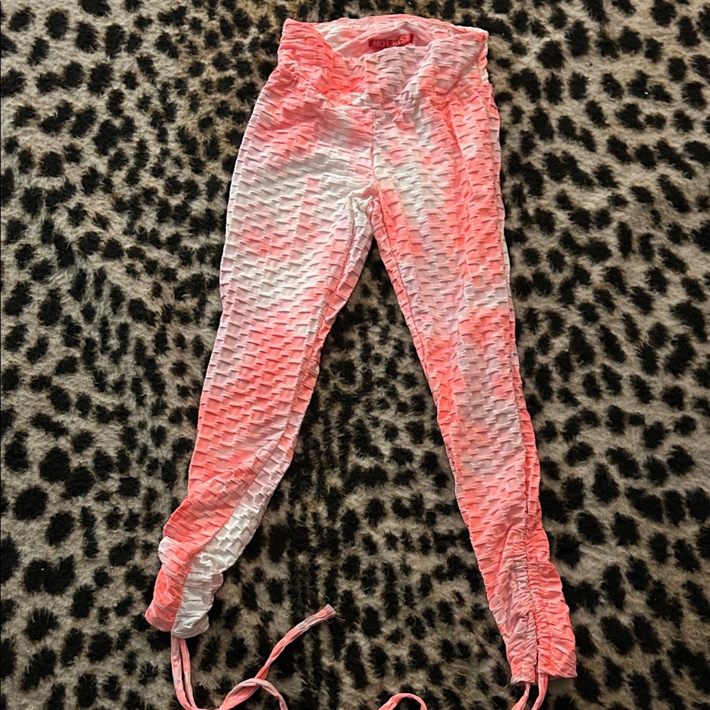Hot Kiss Coral and White Textured Leggings